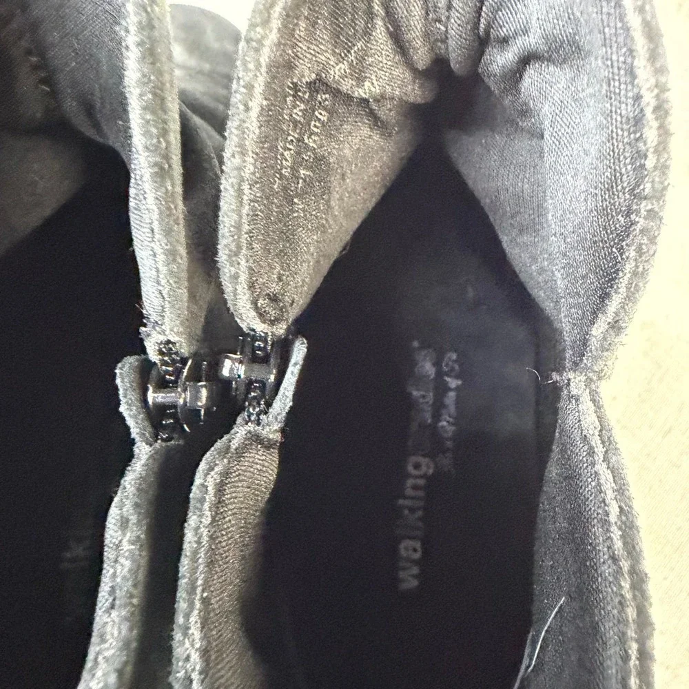 NWT Walking Cradles Lilith Black Suede Slouchy Ankle Boots size 9 Minimalist - Picture 4 of 7